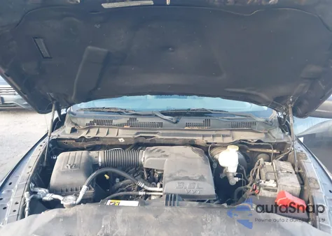 2019 Ram 1500 Classic Express 4X4 6'4 Box из США, поврежденный, VIN 1C6RR7FGXKS571553